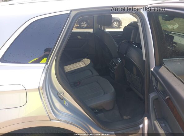WA1ANAFYXK2069675 2019 AUDI Q5 Gray Вид наклейки з VIN-кодом