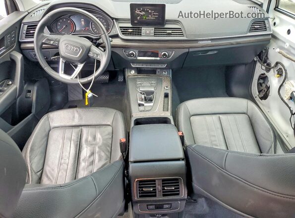 WA1ANAFYXK2103632 2019 AUDI Q5 White Вид панелі приладів