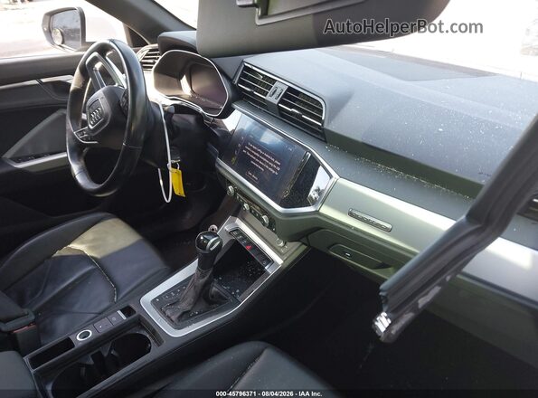 WA1AUCF30M1092250 2021 AUDI Q3 White Widok wnętrza z przodu