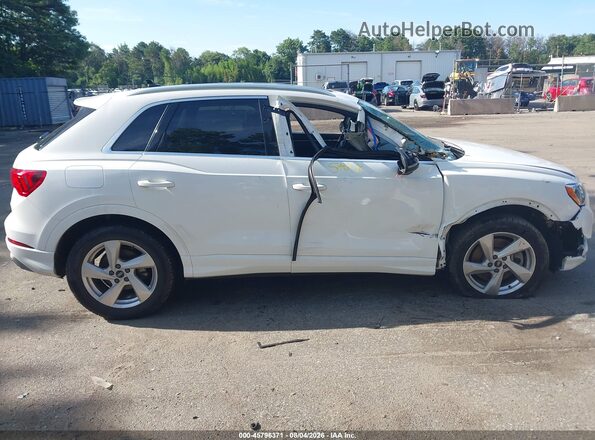 WA1AUCF30M1092250 2021 AUDI Q3 White Widok wnętrza z tyłu