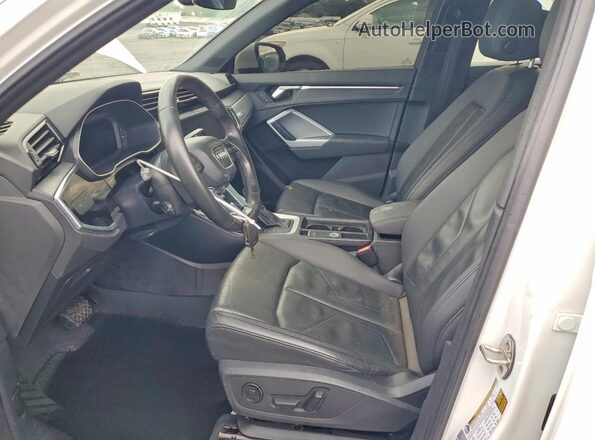 WA1AUCF35M1089358 2021 AUDI Q3 Белый Вид салона спереди