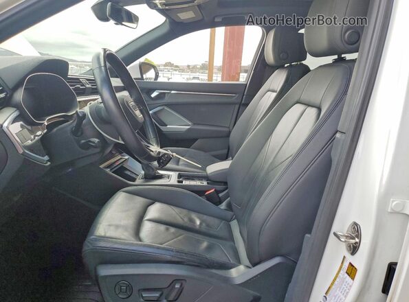 WA1AUCF3XM1065475 2021 AUDI Q3 White წინა სალონის ხედი