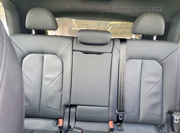 WA1AUCF3XM1065475 2021 AUDI Q3 White უკანა სავარძლების ხედი