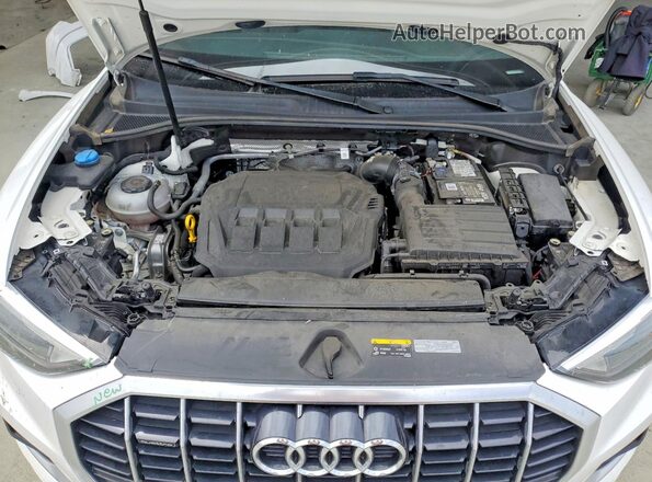 WA1AUCF3XM1065475 2021 AUDI Q3 White ძრავის განყოფილების ხედი