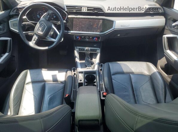 WA1AUCF3XM1102010 2021 AUDI Q3 Gray Widok deski rozdzielczej