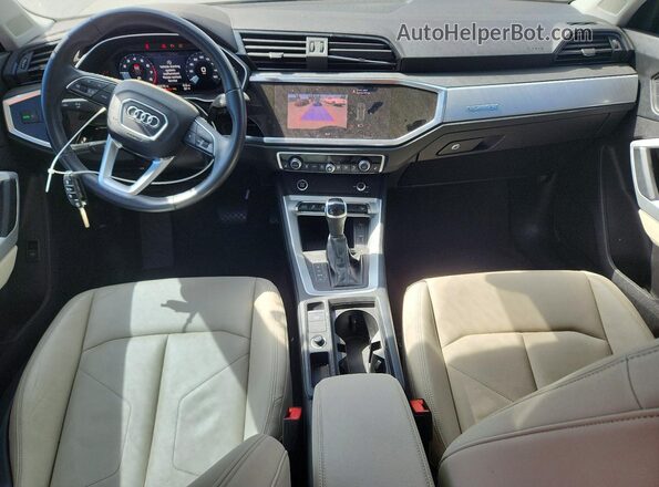 WA1AUCF3XM1132169 2021 AUDI Q3 Черный Вид панели приборов