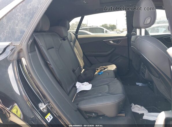 WA1AVAF10KD017558 2019 AUDI Q8 Black Vista de la etiqueta del VIN