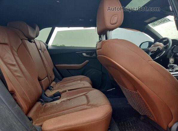 WA1AVAF14KD028725 2019 AUDI Q8 Black Vista interior trasera