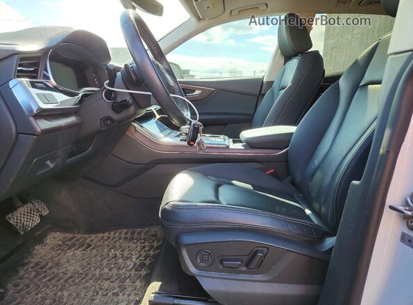 WA1AVAF16KD007343 2019 AUDI Q8 White Widok wnętrza z przodu