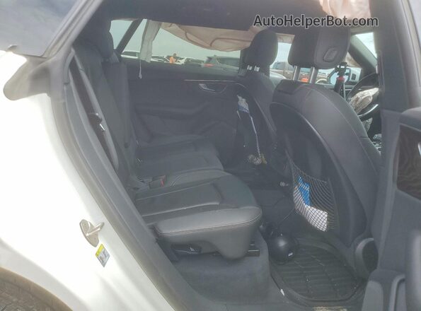 WA1AVAF17MD001375 2021 AUDI Q8 White Widok tylnych siedzeń
