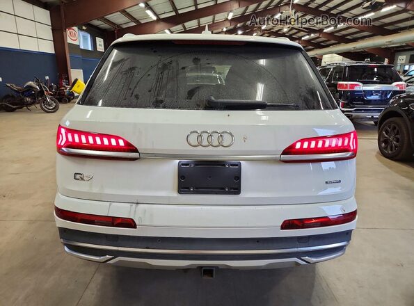 WA1AXAF72MD016963 2021 AUDI Q7 White უკანა ხედი