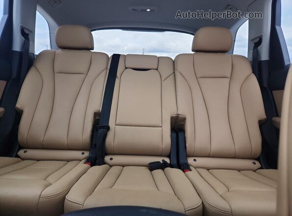 WA1AXAF79MD033114 2021 AUDI Q7 White Rear seats view