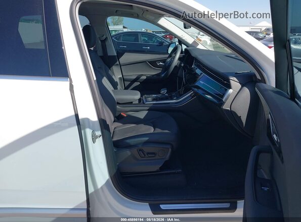 WA1AXBF76PD014207 2023 AUDI Q7 White Front interior view