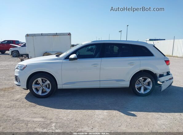 WA1AXBF76PD014207 2023 AUDI Q7 White 360 interior view