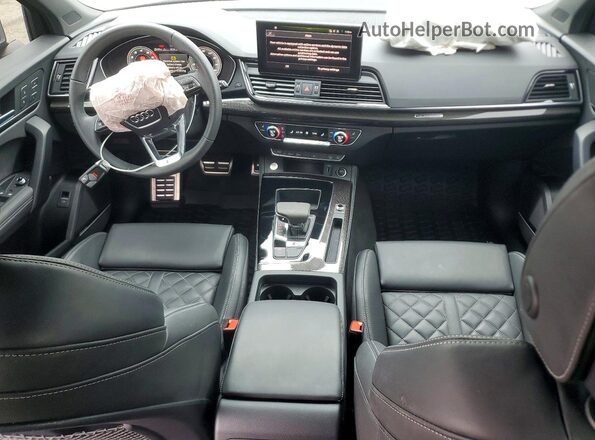 WA1B4AFY2S2056748 2025 AUDI SQ5 Gray Widok deski rozdzielczej