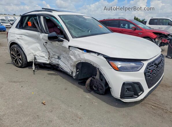 WA1B4AFY8R2124058 2024 AUDI SQ5 White Front view