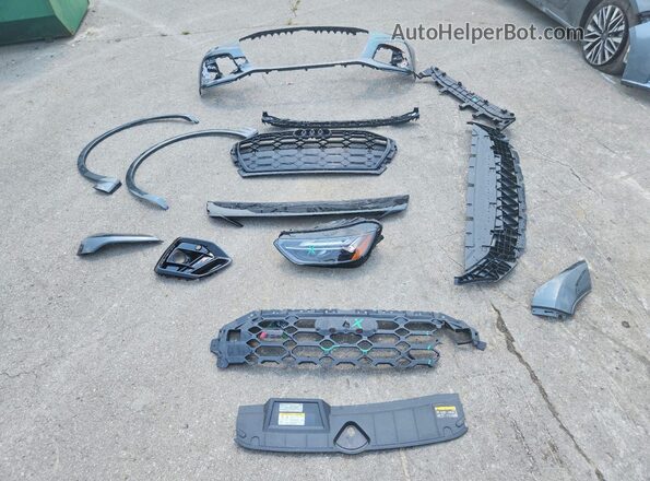 WA1B4AFY9S2051062 2025 AUDI SQ5 Gray Widok naklejki z numerem VIN