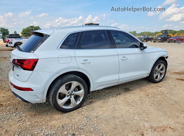 WA1BAAFY2M2030985 2021 AUDI Q5 White Tył prawy