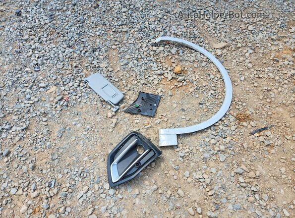 WA1BAAFY2M2030985 2021 AUDI Q5 White Widok naklejki z numerem VIN