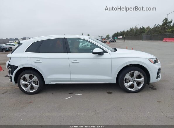 WA1BAAFY4M2020958 2021 AUDI Q5 White Vista interior trasera