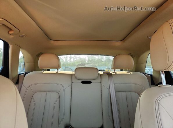 WA1BAAFY4M2051272 2021 AUDI Q5 White Vista de los asientos traseros