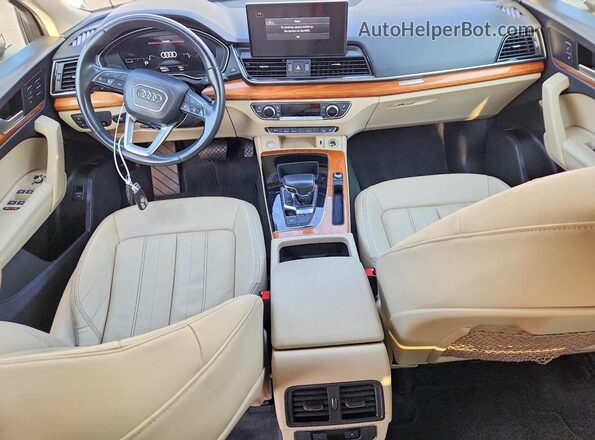 WA1BAAFY4M2051272 2021 AUDI Q5 White Vista del salpicadero