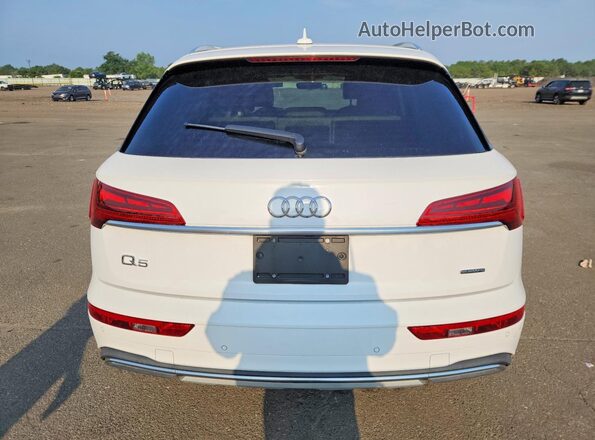 WA1BAAFY4M2051272 2021 AUDI Q5 White Vista trasera