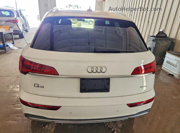 WA1BAAFY4M2131347 2021 AUDI Q5 White Հետևի տեսք