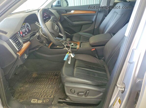 WA1BAAFY7M2140205 2021 AUDI Q5 Silver Widok wnętrza z przodu