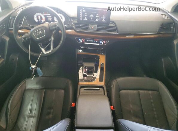 WA1BAAFY7M2140205 2021 AUDI Q5 Silver Widok deski rozdzielczej
