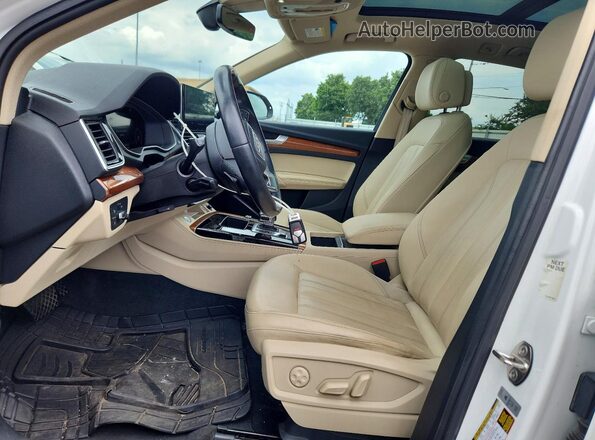 WA1BAAFY8M2104765 2021 AUDI Q5 White Vista interior delantera