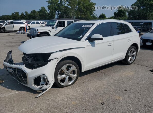 WA1BAAFY8M2105785 2021 AUDI Q5 White 