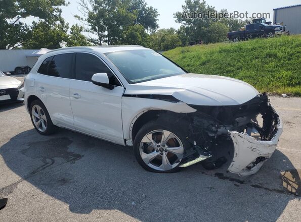 WA1BAAFY8M2105785 2021 AUDI Q5 White 