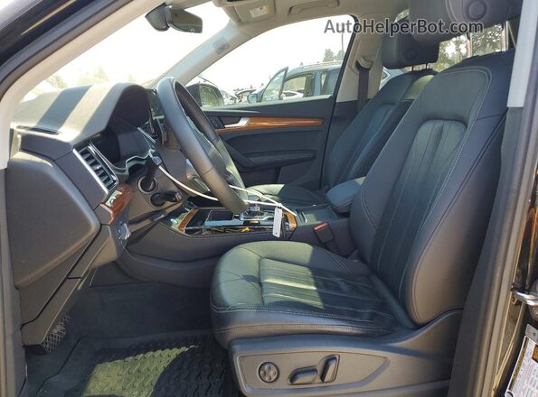 WA1BAAFY9M2087362 2021 AUDI Q5 Black Front interior view