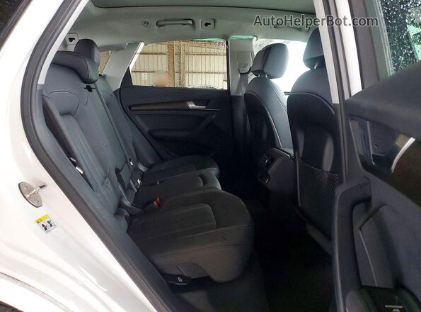 WA1BAAFYXM2101978 2021 AUDI Q5 White Սալոնի հետևի տեսք