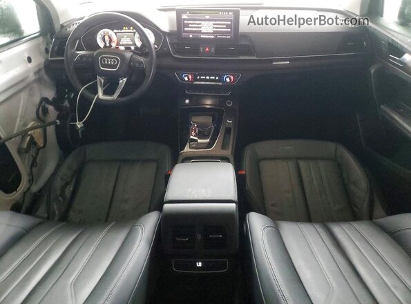 WA1BAAFYXM2101978 2021 AUDI Q5 White Առջևի վահանակի տեսք
