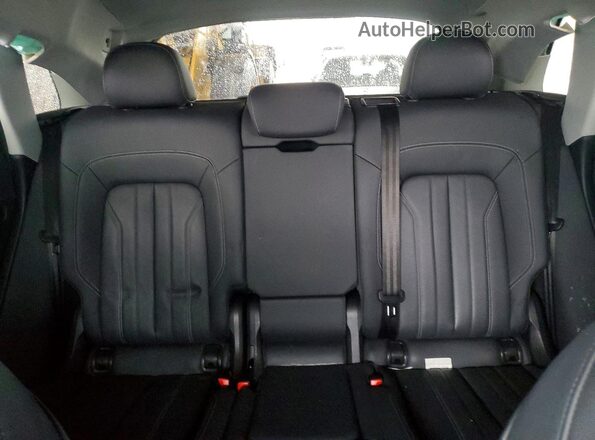 WA1BAAFYXM2101978 2021 AUDI Q5 White Հետևի նստատեղերի տեսք