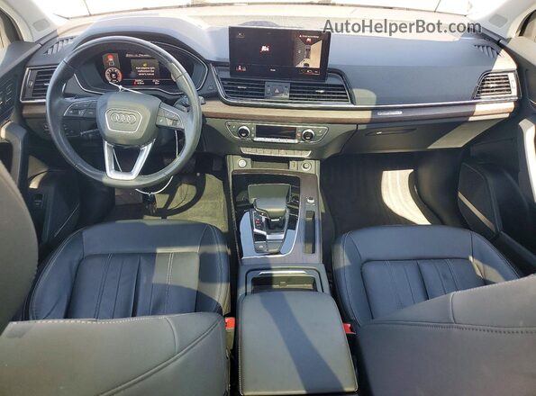 WA1BBAFY2N2118272 2022 AUDI Q5 Silver Dashboard view