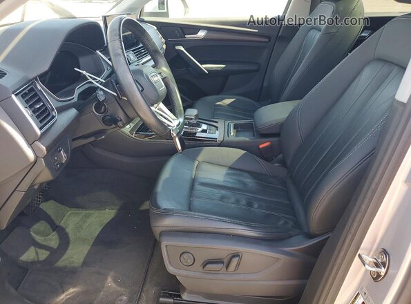 WA1BBAFY2N2118272 2022 AUDI Q5 Silver Front interior view