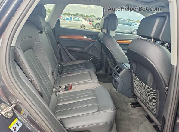WA1BBAFY2P2056004 2023 AUDI Q5 Charcoal Widok wnętrza z tyłu