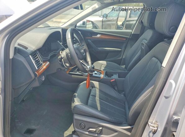 WA1BBAFY6P2029727 2023 AUDI Q5 Silver Front interior view