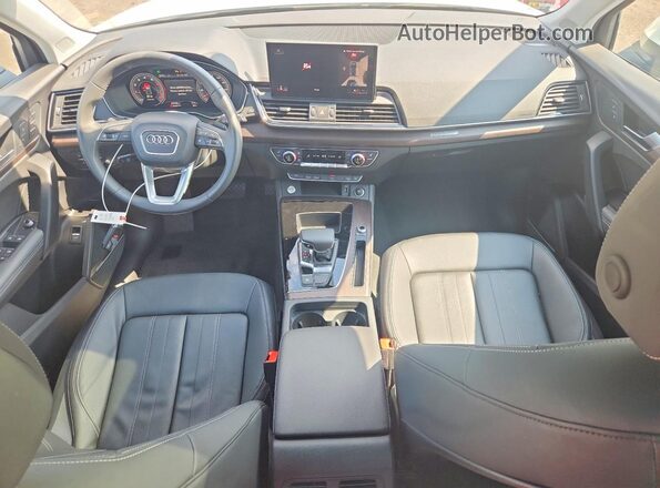 WA1BBAFY8R2043566 2024 AUDI Q5 White Vista del salpicadero