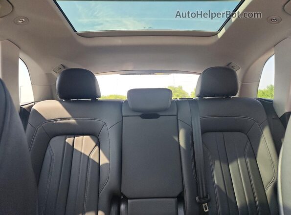 WA1BBAFY8R2043566 2024 AUDI Q5 White Vista de los asientos traseros