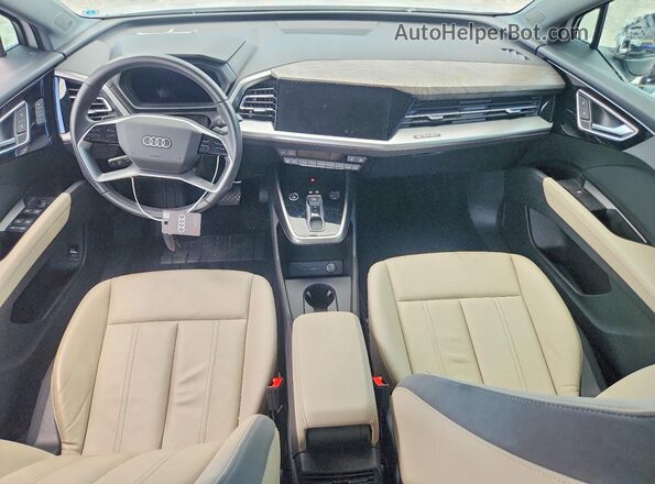 WA1BCBFZ7PP035325 2023 AUDI Q4 White Առջևի վահանակի տեսք