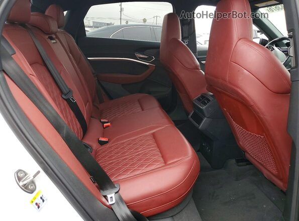 WA1BCBGE3RB045510 2024 AUDI SQ8 White Rear interior view