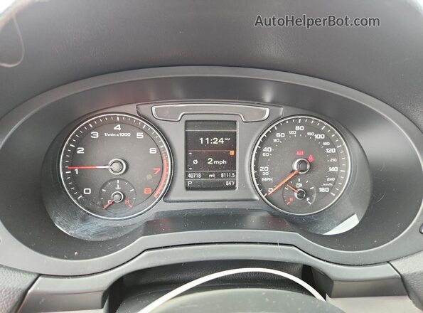 WA1BCCFS0JR023943 2018 AUDI Q3 White Widok zestawu wskaźników