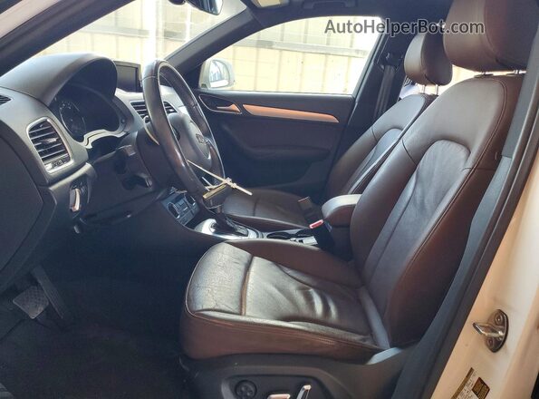 WA1BCCFS1JR021604 2018 AUDI Q3 White Вид салону спереду