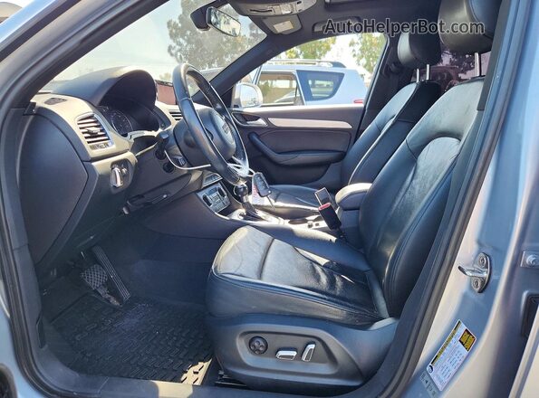 WA1BCCFS2JR031803 2018 AUDI Q3 Серебряный Вид салона спереди