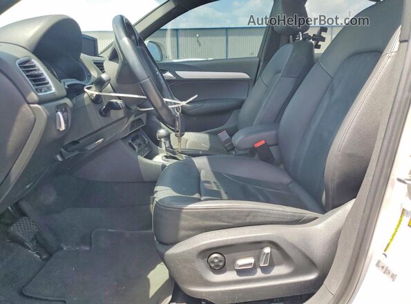 WA1BCCFS3HR011313 2017 AUDI Q3 Белый Вид салона спереди