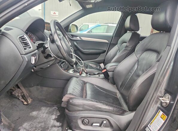 WA1BCCFS5JR010539 2018 AUDI Q3 Gray Front interior view